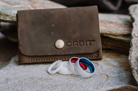 ceramic rings with leather wallet and silicone ring