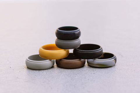 bunch of mens camo silicone rings