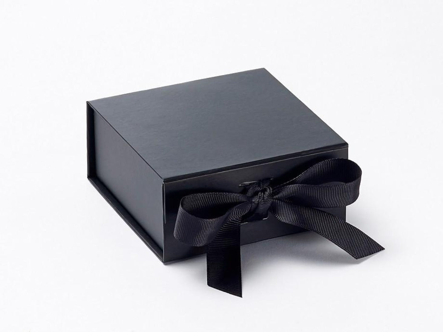 White Large Gift Boxes with changeable ribbon