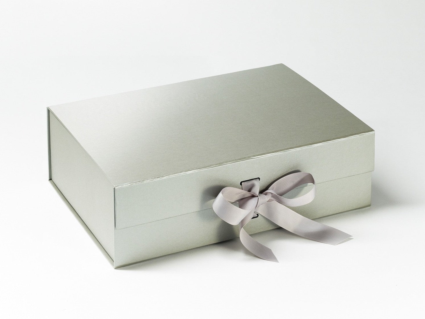 Sample Silver Gift Box with Changeable Ribbon from Stock