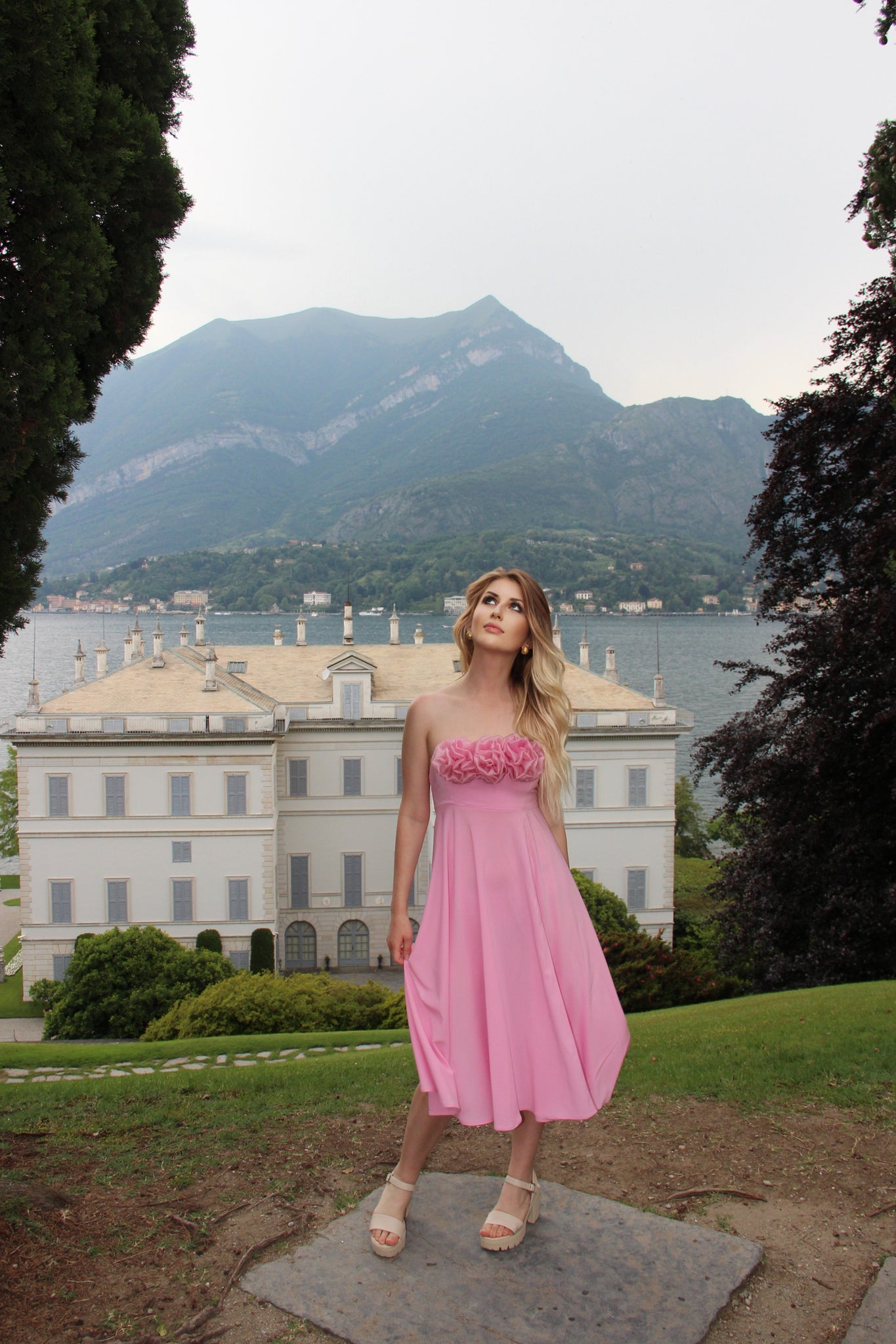 Rent the Perfect Couture Dress For Your Milan Photo Shoot | Princess in Milan Dress Photographer Milan | Milan Photoshoot