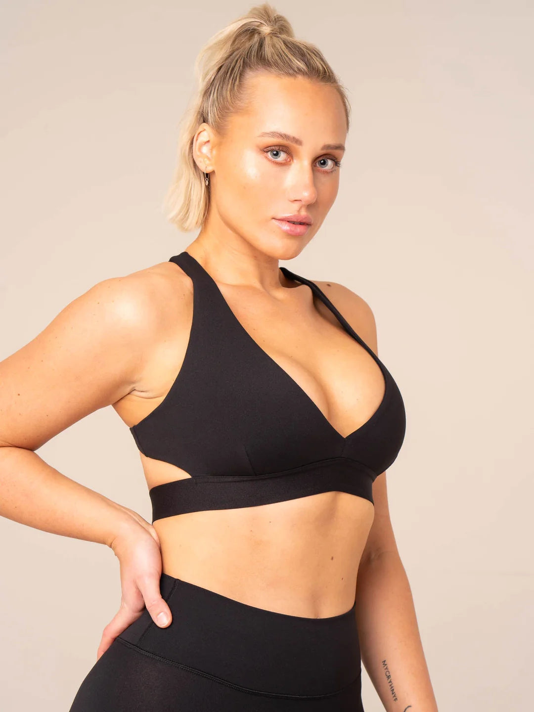 NKD ARCH HALTER SPORTS BRA - BLACK