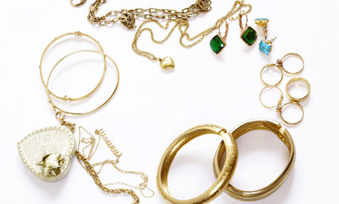 Nettoyer les bijoux en Or : 25 astuces pratiques pour qu'ils Brillent