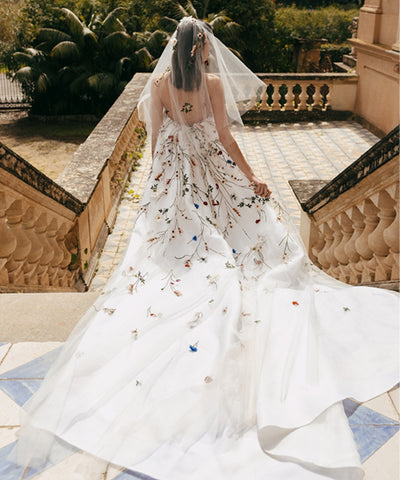 monique lhuillier, Siscily bridal gown with colourful floral embroidery