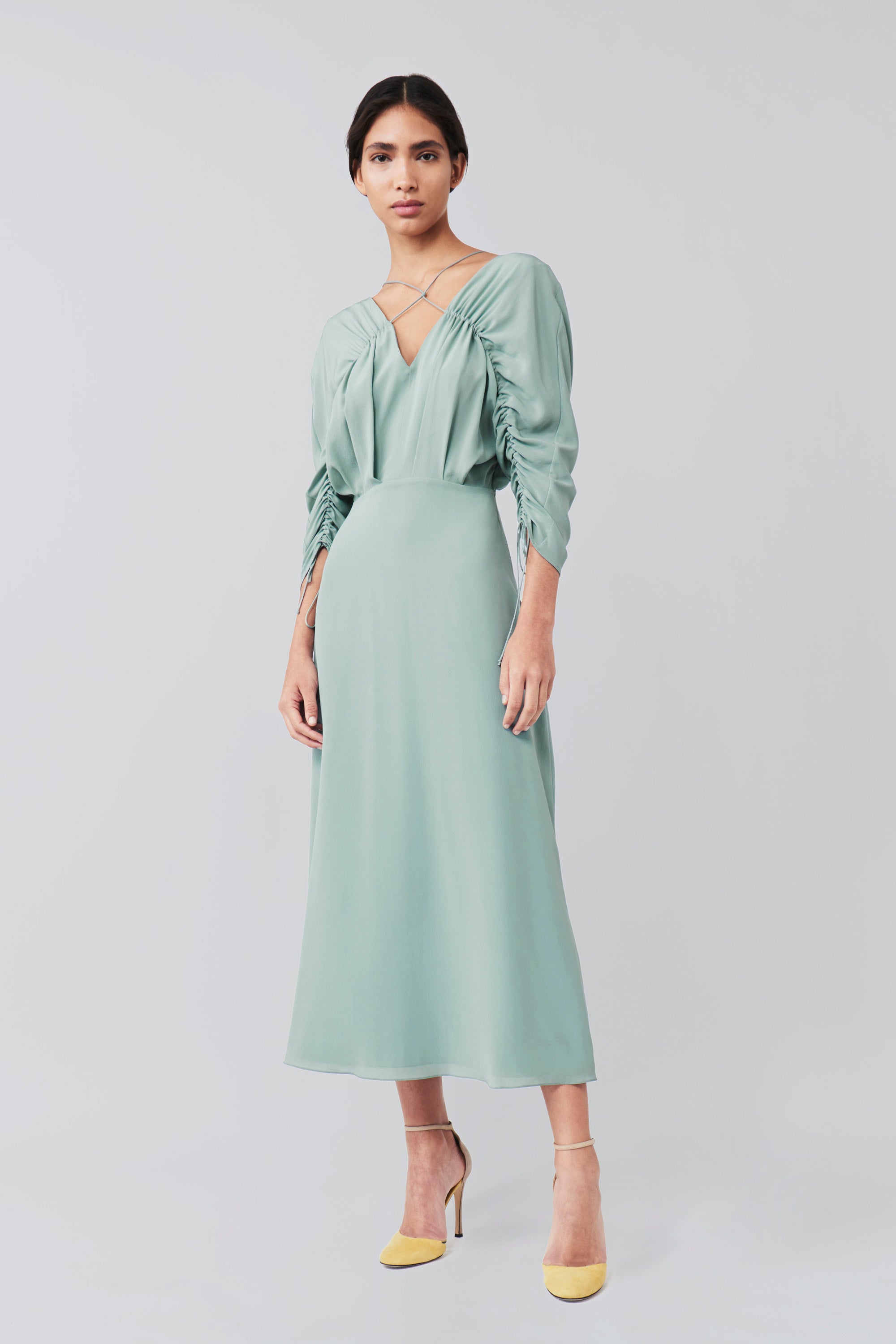 green midi dresses with sleeves