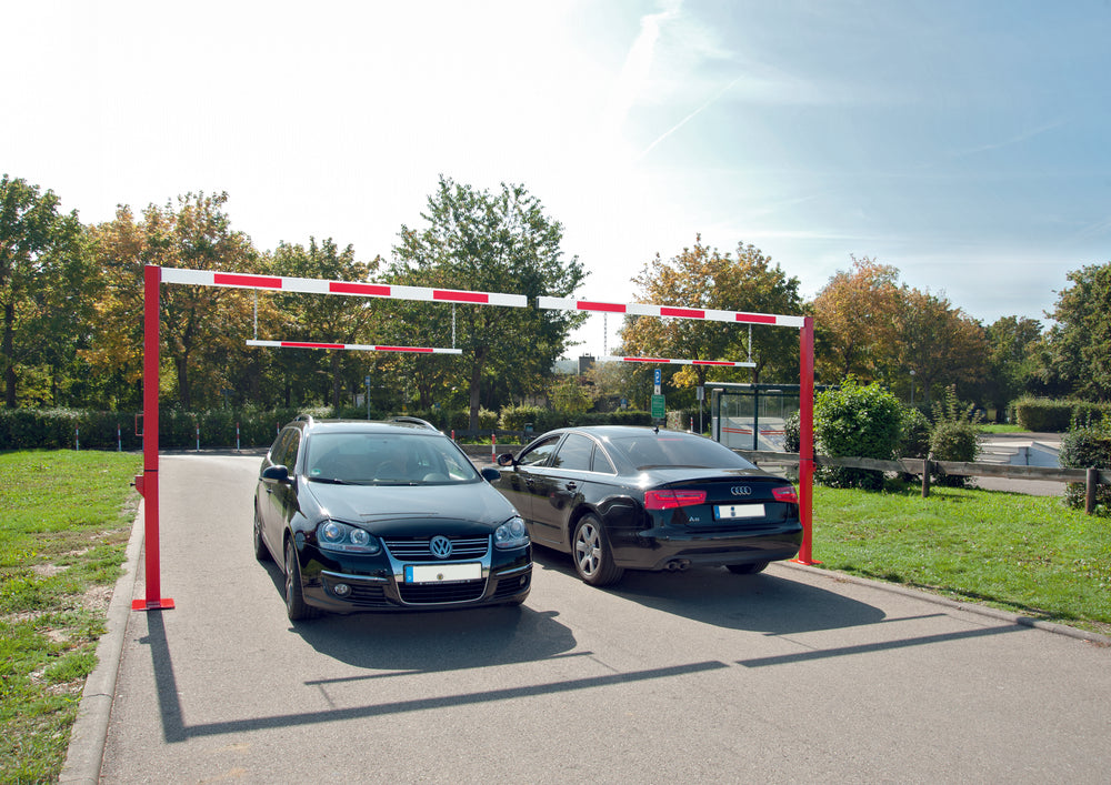 adjustable height restrictor nudge bar white and red chain high visibility cross bar car park barrier pivot style hinge