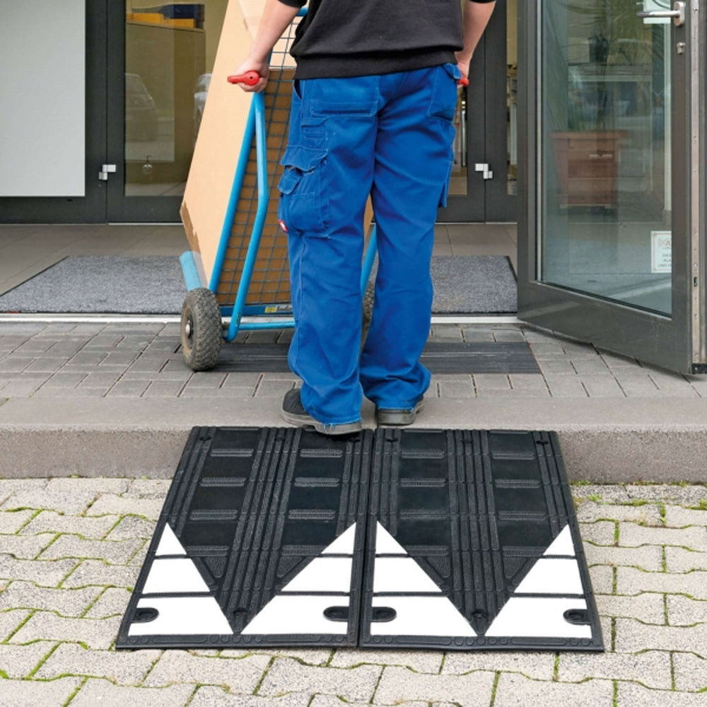 easy-roll-kerb-ramp-75mm-rise-traffic-line-hard-rubber-reflective-hgv-connecting-wheelchair-access-ramp-mobility-inclined-temporary-portable-fixed-pedestrian-trucks-vehicles