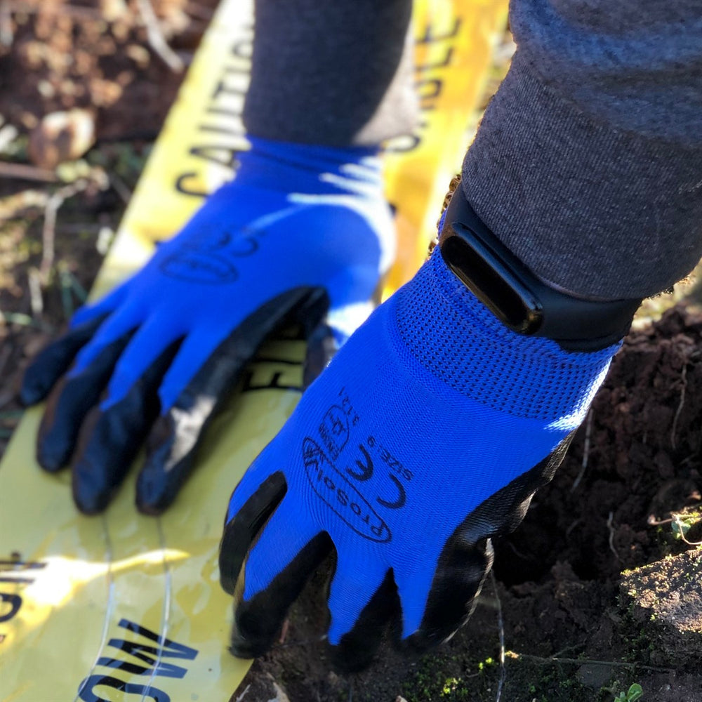 Enhance grip and protection with Super-Grip Anti-slip Nitrile Gloves, ideal for agriculture, surveying, household tasks, and DIY projects. Nitrile-coated palm and seamless nylon body ensure durability and comfort. Black nitrile coating resists chemicals for added safety.