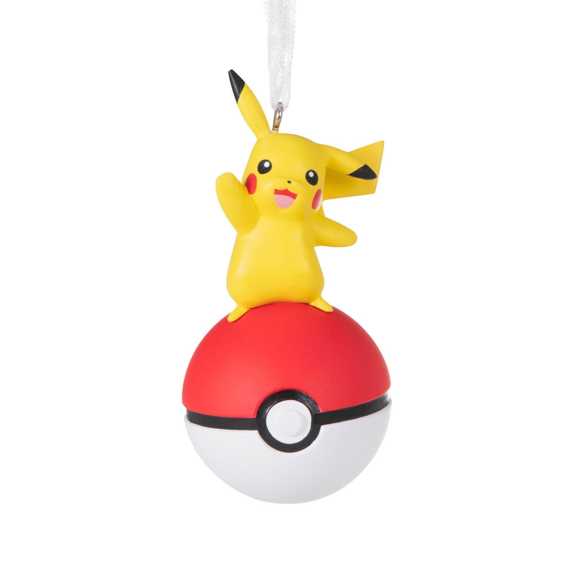 Mini Pokémon Holiday Eevee Ornament, 1