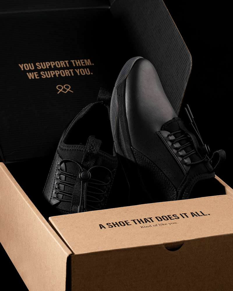 Men's All Black Nursing Sneakers - Comfy Nurse Shoes | Clove