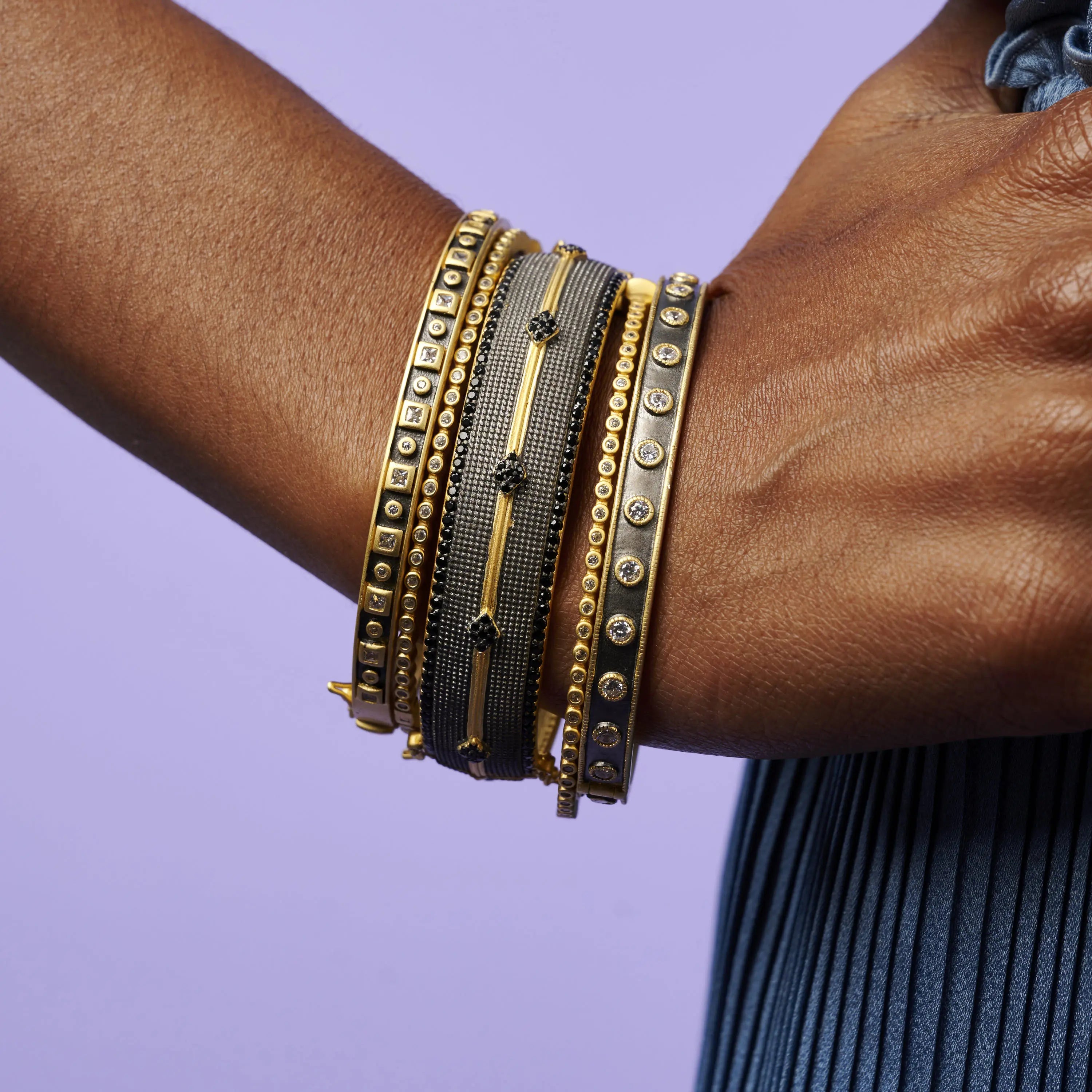 Black Beads Gold Bracelet | SEHGAL GOLD ORNAMENTS PVT. LTD.