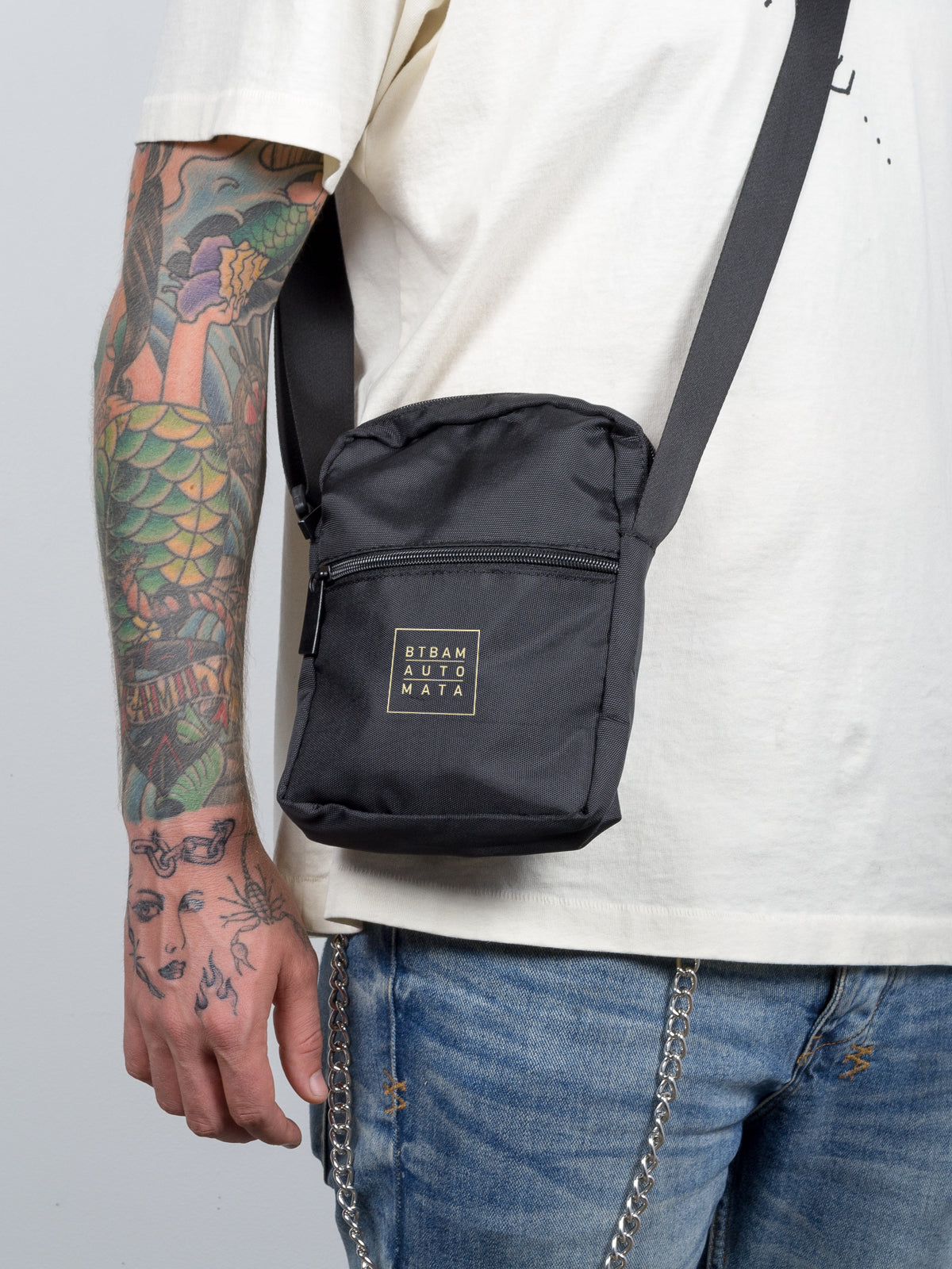 messenger style bag