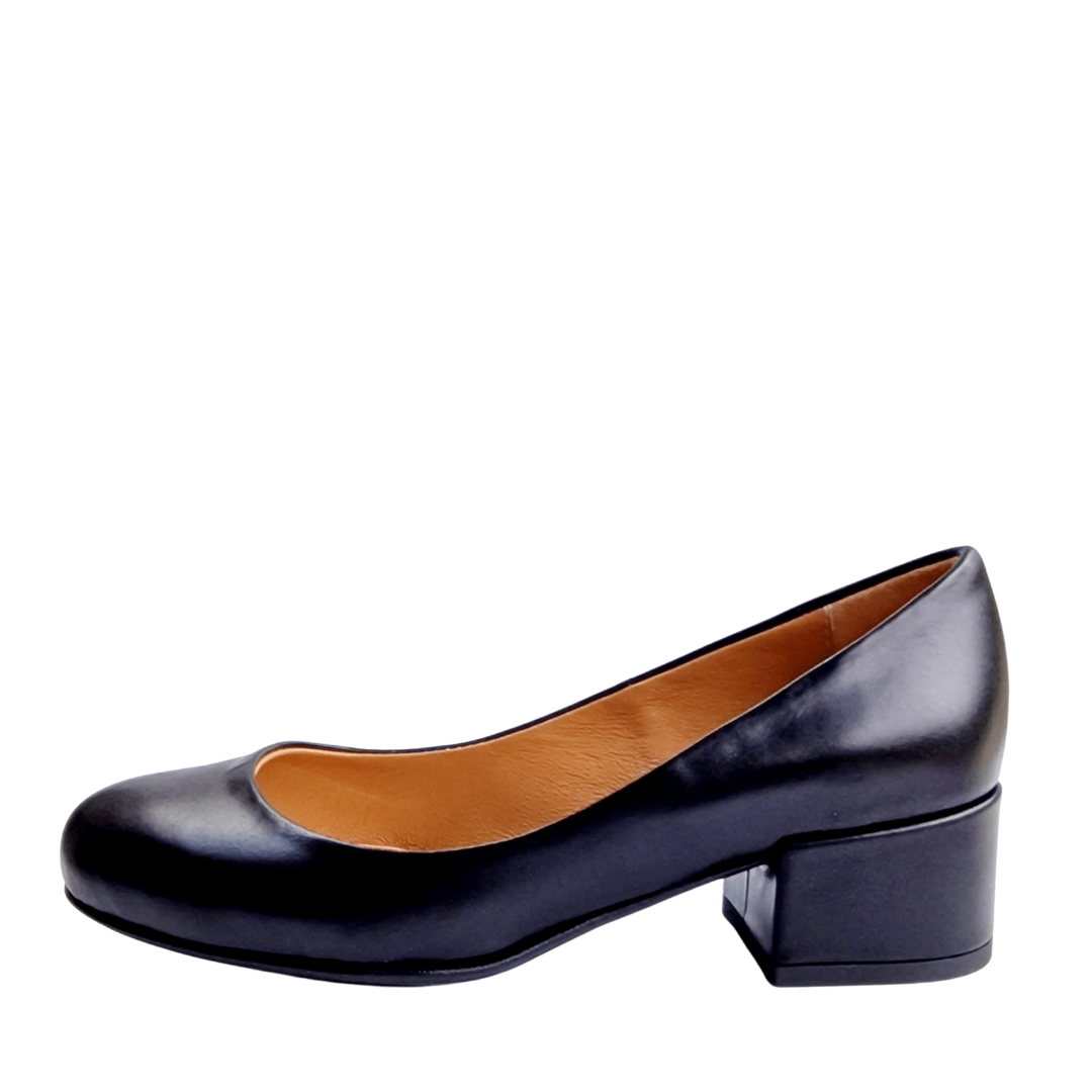 ARIAN Petite Leather Pumps