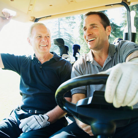 2 men golfing