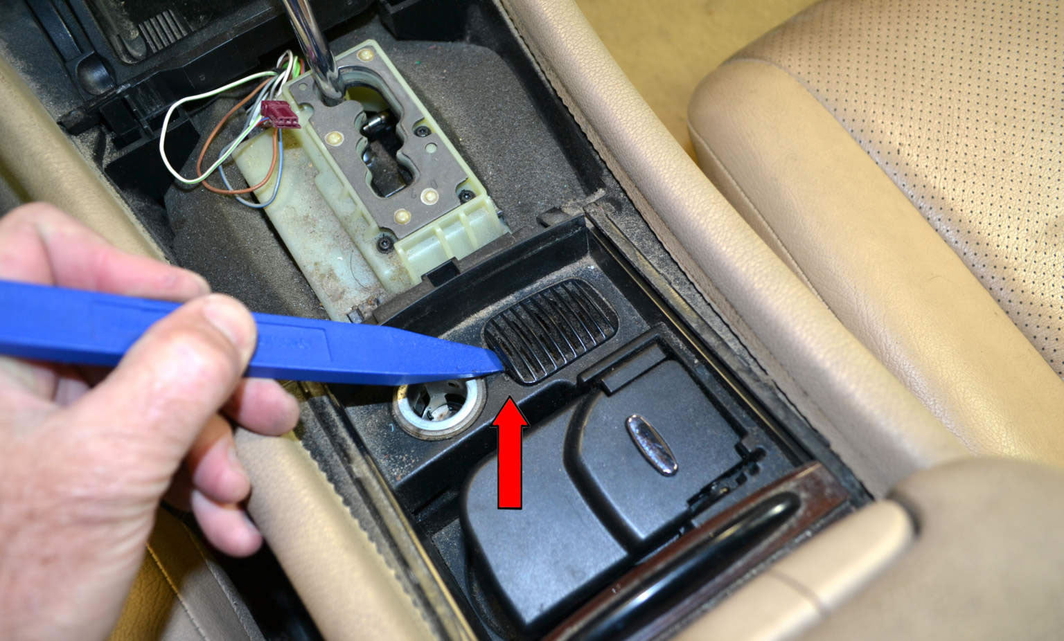 How to Remove Mercedes-Benz W203 Radio