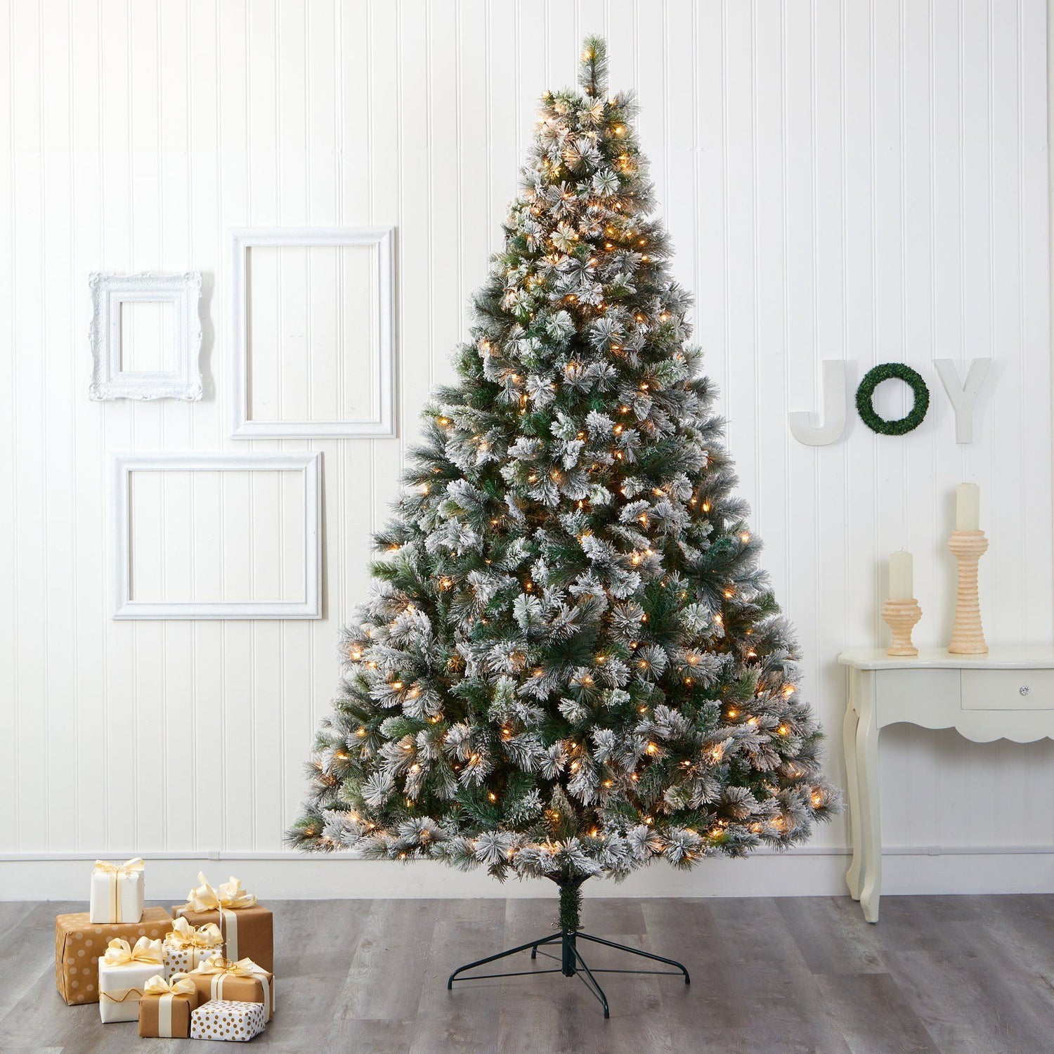 Here's How to Flock a Christmas Tree — Real or Artificial – Old World  Christmas