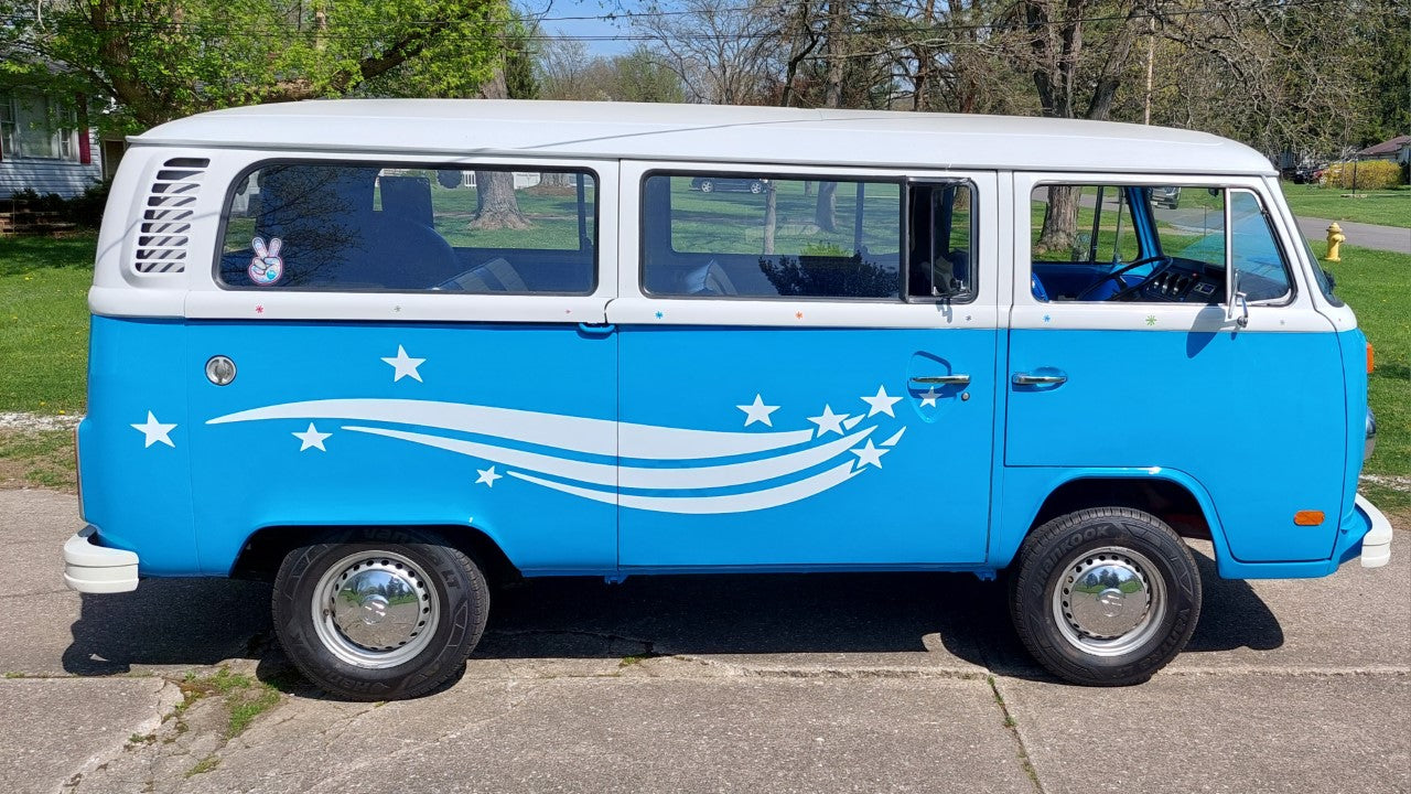 stars & stripes vinyl decals on the side of volkswagon bus