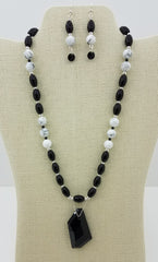 classic-black-and-white-necklace-matching-earrings