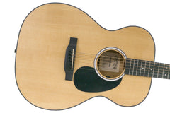 Martin_000-12e_Road_Series_Guitar