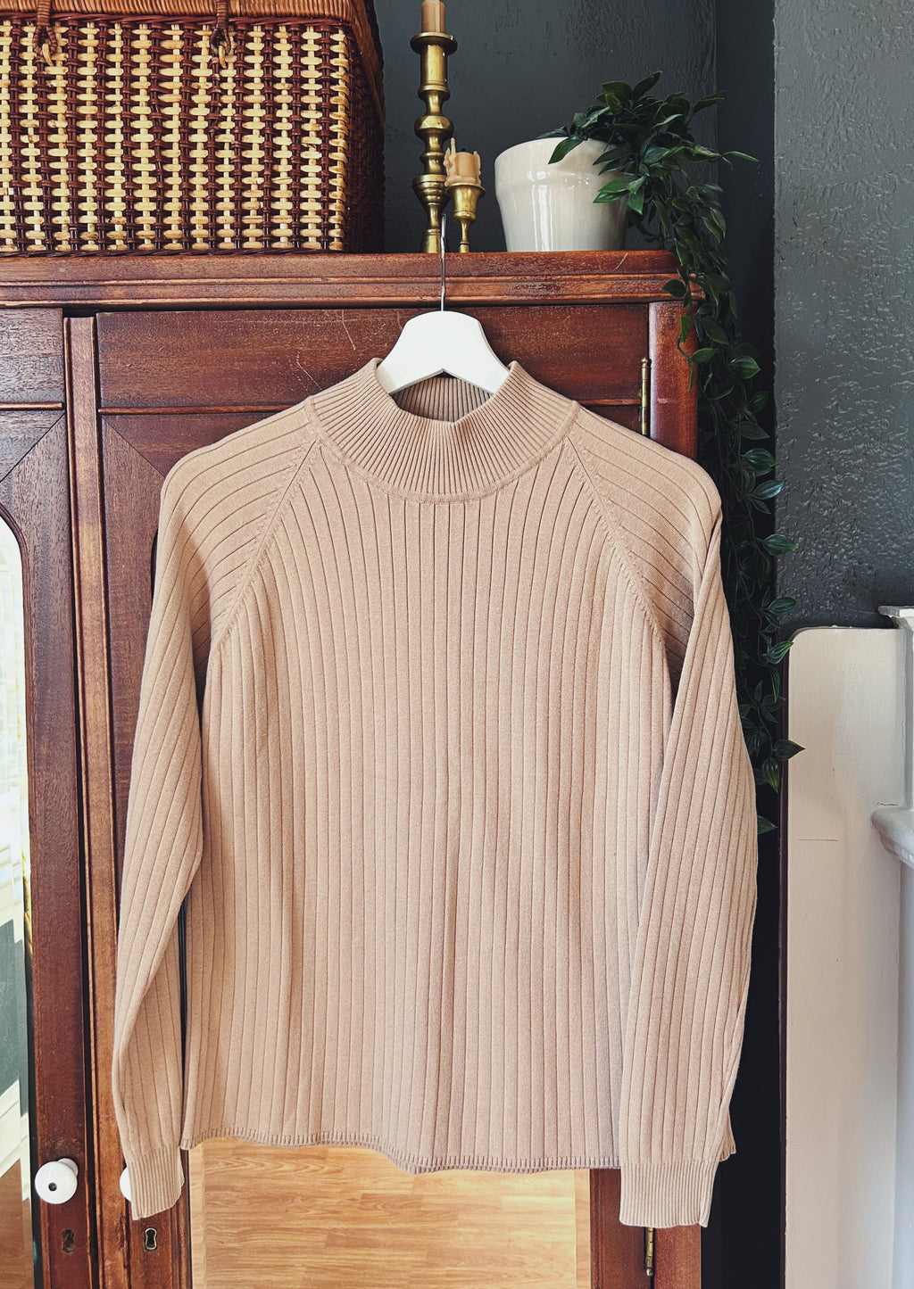 Fisherman Stitch Ribbed Turtleneck in Desert Beige