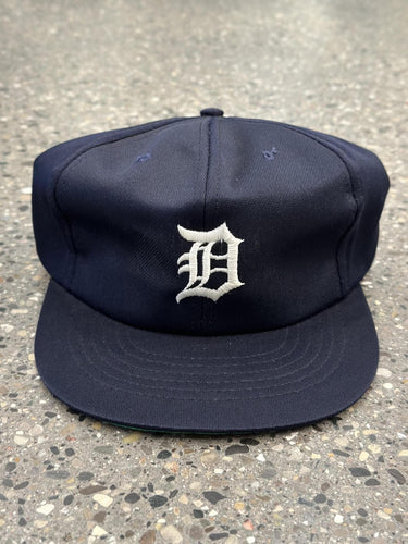 Vintage Detroit Tigers snapback hat in navy. From - Depop