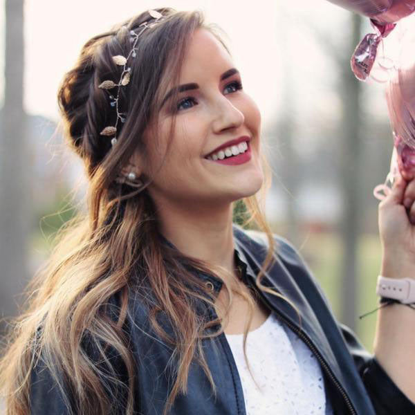 Top 24 Real Brides Who Opted for Hairbands For Their BIG Day   WeddingBazaar