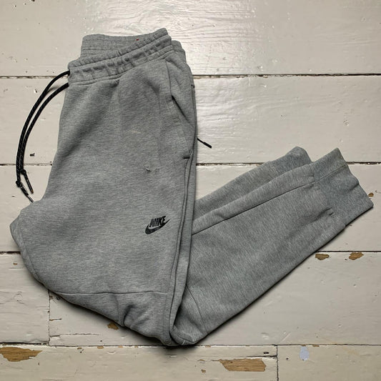 Nike Tech Fleece Old Season Grey Joggers (XL) – Wear Garson