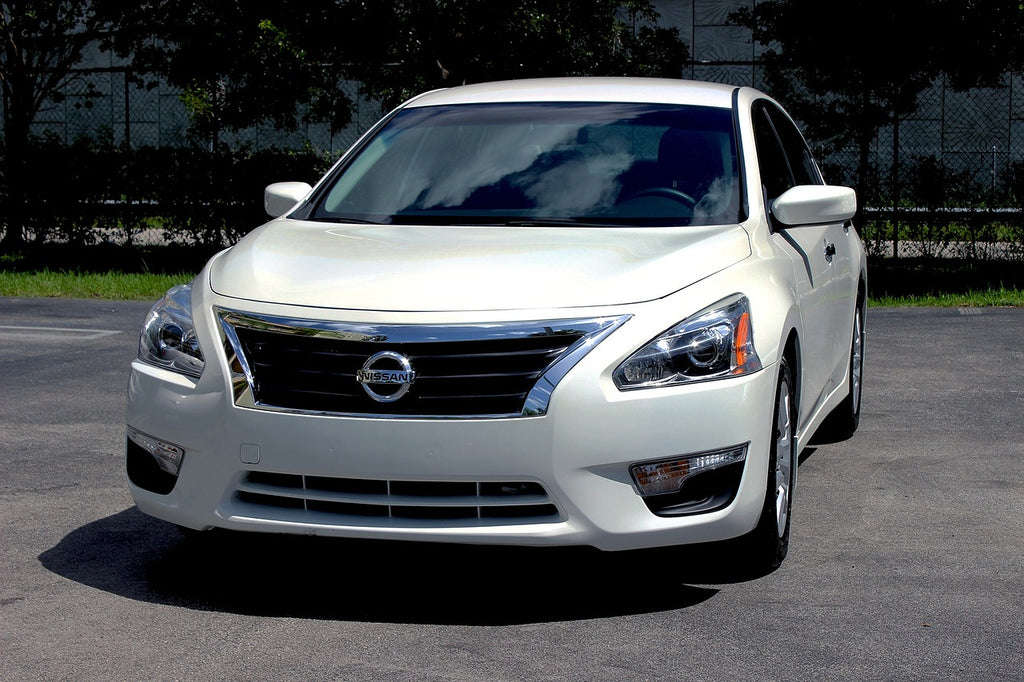 Front view of White 2017 Nissan Maxima