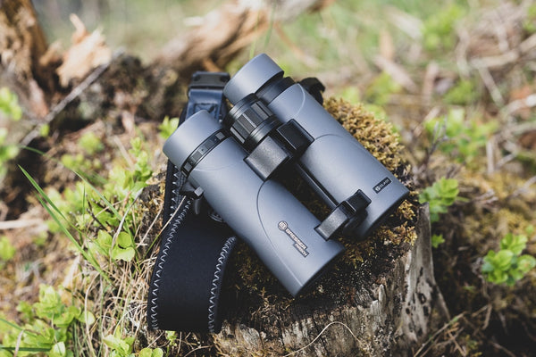 Bresser Pirsch ED 8x42mm Binocular Lifestyle Photo Outdoors