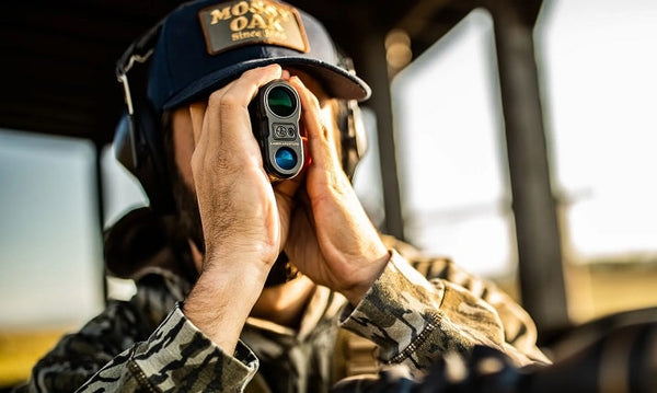 Leupold RX-1600i TBR/W Rangefinder Outdoors Lifestyle Shot