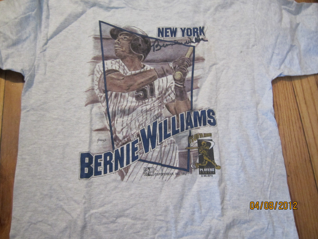 Lilmoxie — New York Yankees 1997 Bernie Williams T Shirt XL