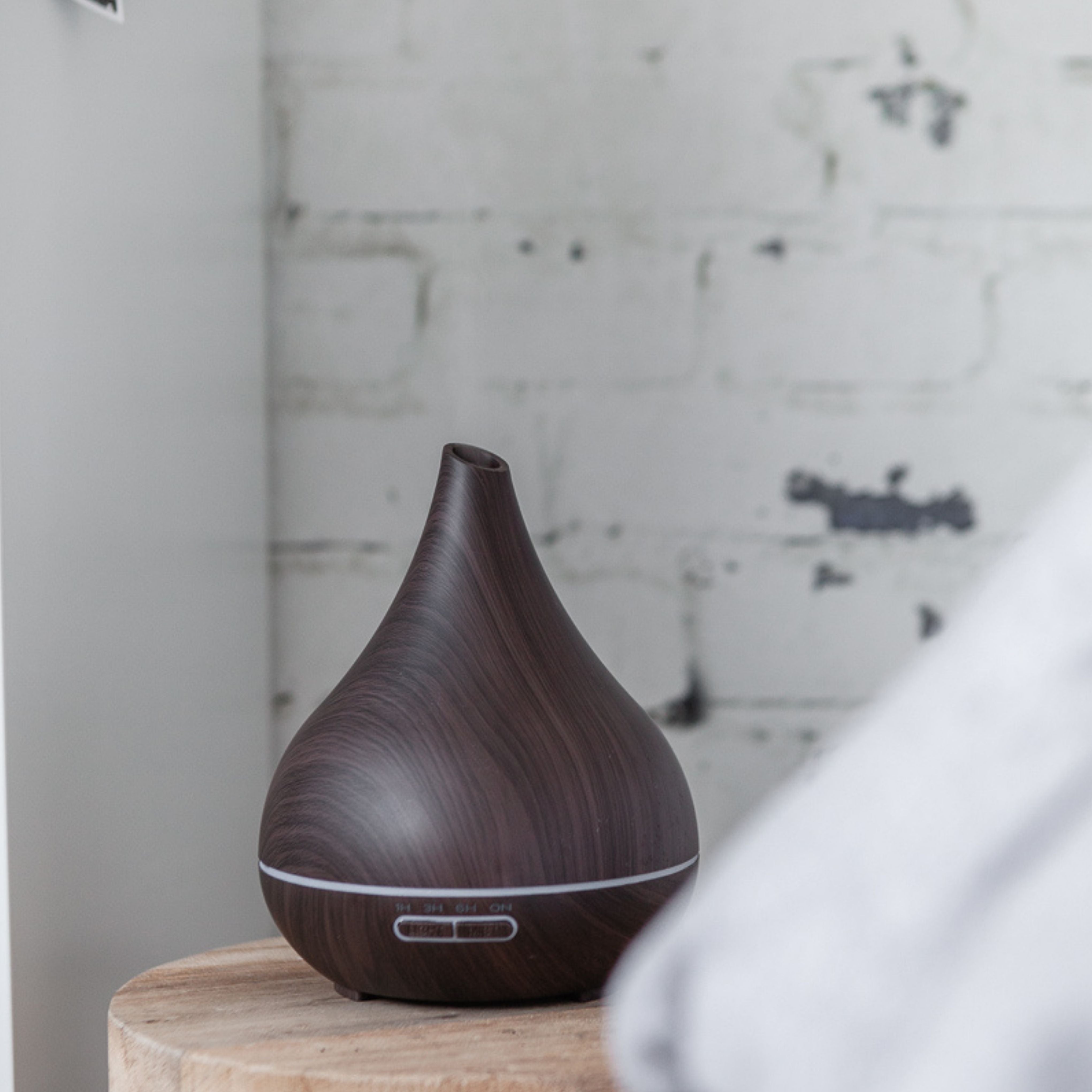 Unity diffuser dark wood