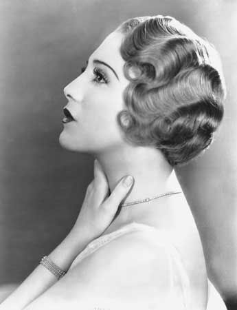 1920's hairstyles for women in College - Glamour Daze
