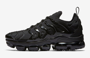 vapormax plus blancas y negras