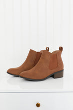 Load image into Gallery viewer, Fortune Dynamic Best Date Chelsea Booties
