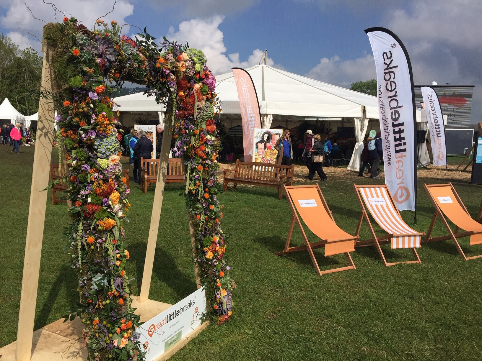 Floral photoframe floral installation droitwich flowers of elegance worcester florist  rhs malvern 