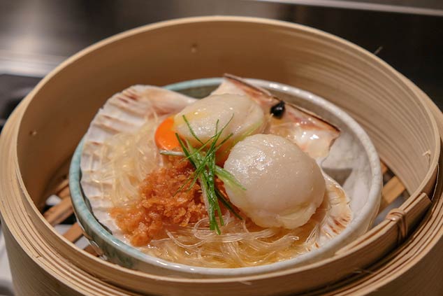 Steamed Scallops with Glass Noodles and Fried Garlic