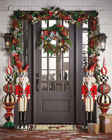 the Nutcracker Frondoor decorations