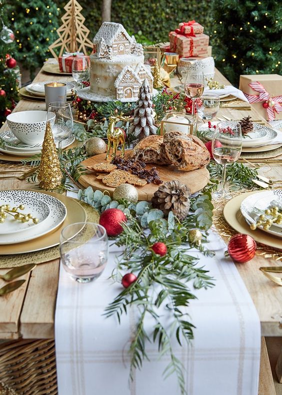 outdoor christmas table settings