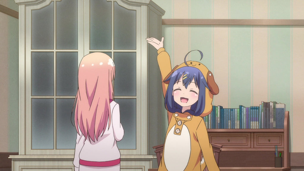 animal kigurumi waving at her friend