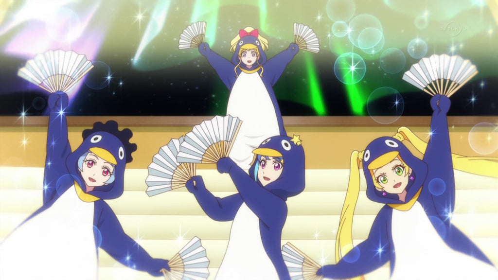 Penguin kigurumi dancing with friends