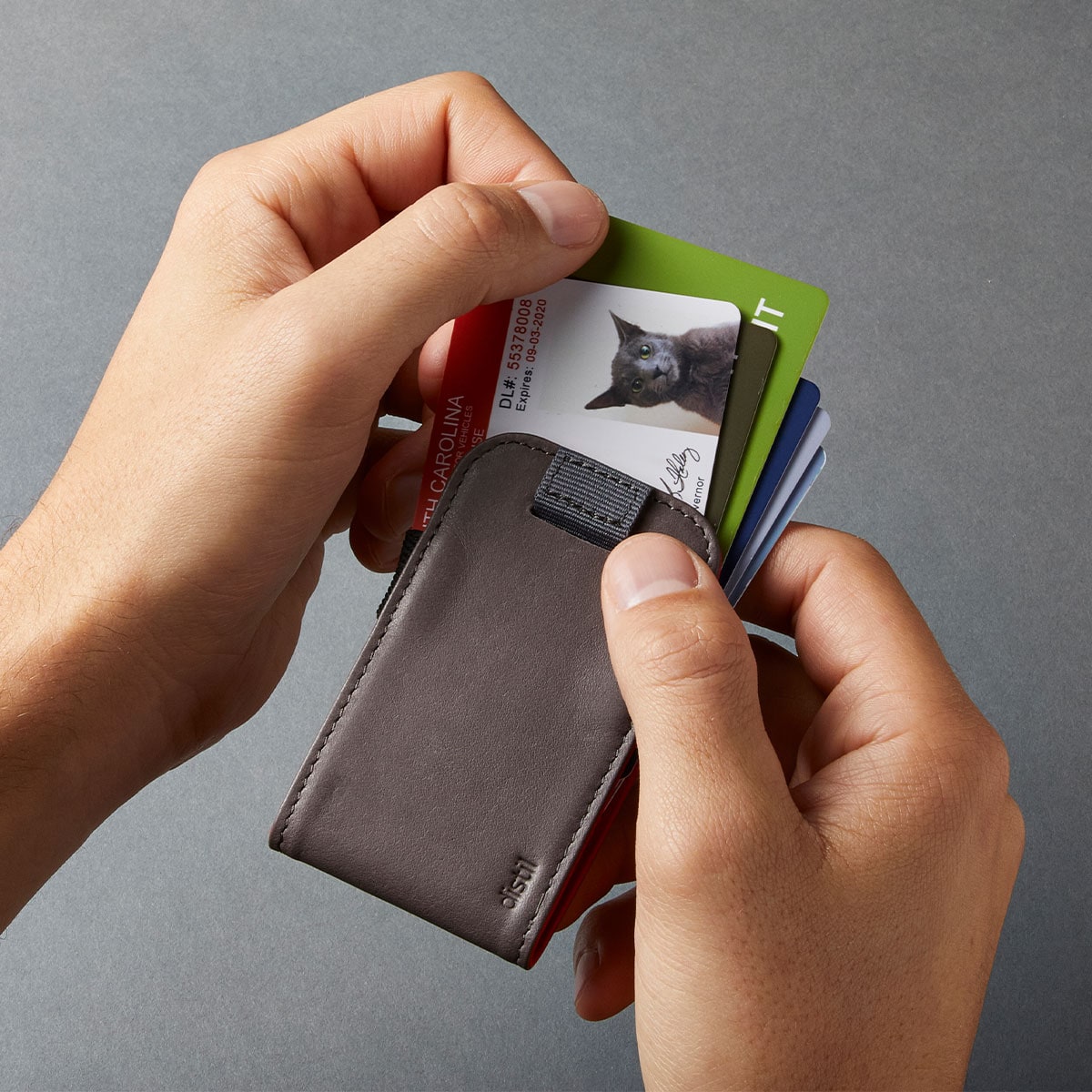 micro travel wallet