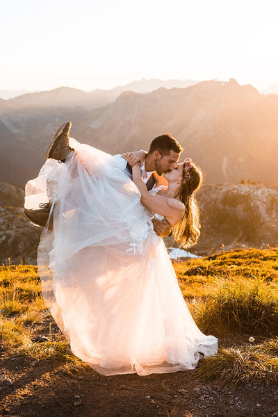 Adorable couple eloping at north cascades