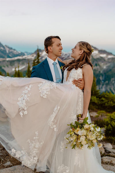 Elopement florals are carefully chosen so they don't contaminate wild spaces with non-native seeds.