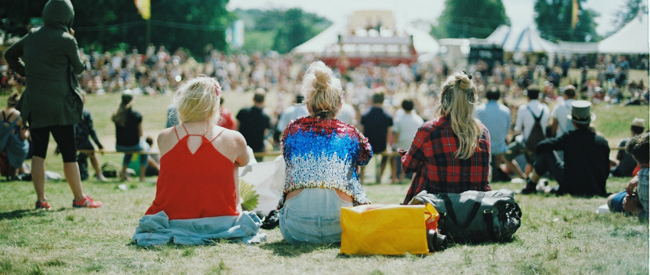 Borrowing festival outfits for an eco-festival