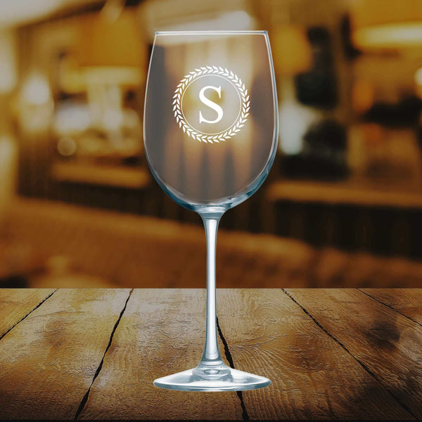 https://cdn.shopify.com/s/files/1/0112/1625/7124/products/personalized-etched-wine-glass-monogrammed_1_600x.jpg?v=1688067061