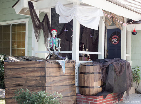 Outdoor pirate decor