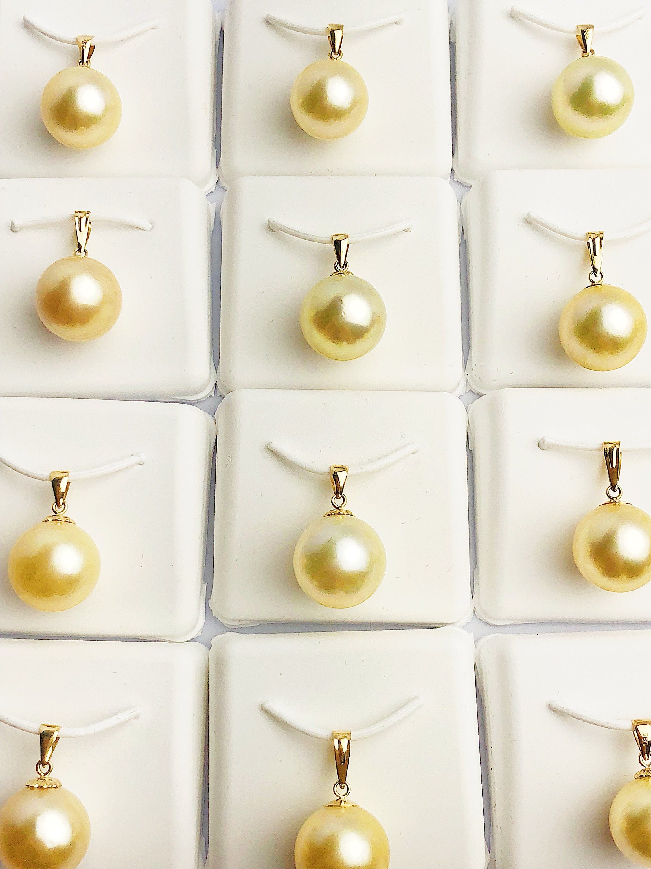  12-14mm AAA Quality South Sea Pearl Pendants on 14K Gold (452 - Size 12, 13, 14mm) 