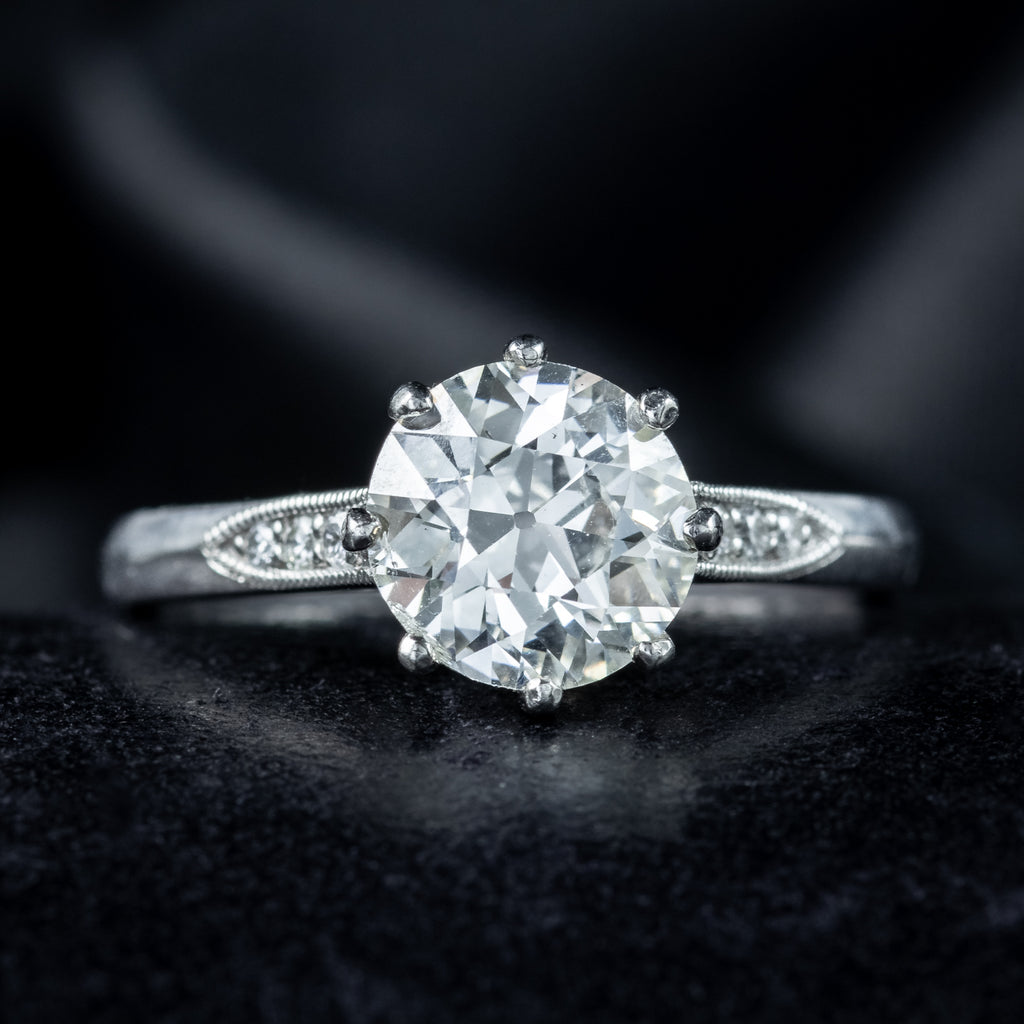 Diamond-Soliatire-Engagement-Ring