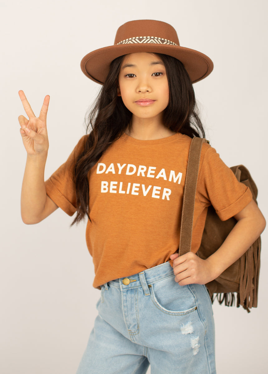 Image of Daydream Believer Tee in Heather Acorn